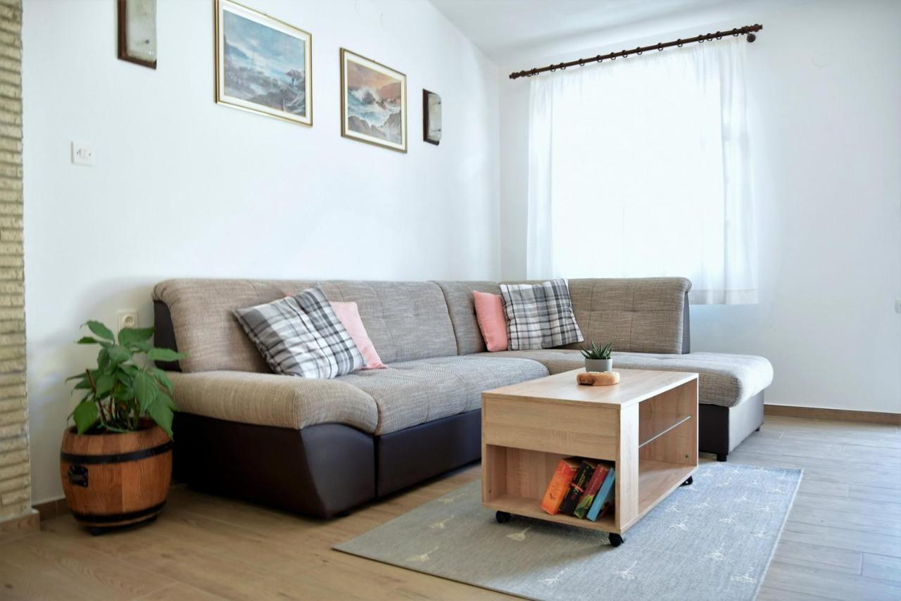 Zoro Apartments Palit Exterior photo